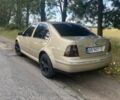 Желтый Фольксваген Бора, объемом двигателя 1.6 л и пробегом 200 тыс. км за 4500 $, фото 3 на Automoto.ua