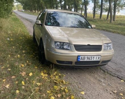 Желтый Фольксваген Бора, объемом двигателя 1.6 л и пробегом 200 тыс. км за 4500 $, фото 1 на Automoto.ua