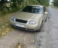 Желтый Фольксваген Бора, объемом двигателя 1.6 л и пробегом 200 тыс. км за 4500 $, фото 1 на Automoto.ua