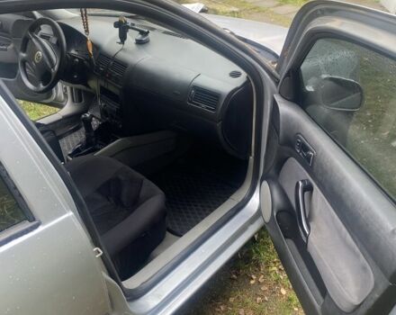 Серый Фольксваген Бора, объемом двигателя 1.6 л и пробегом 369 тыс. км за 3300 $, фото 4 на Automoto.ua