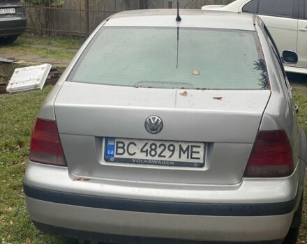 Серый Фольксваген Бора, объемом двигателя 1.6 л и пробегом 369 тыс. км за 3300 $, фото 5 на Automoto.ua