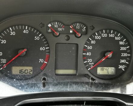 Серый Фольксваген Бора, объемом двигателя 1.6 л и пробегом 184 тыс. км за 4900 $, фото 6 на Automoto.ua