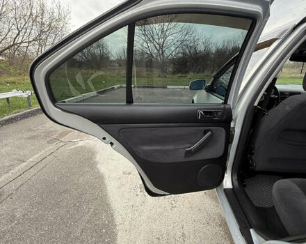 Серый Фольксваген Бора, объемом двигателя 1.6 л и пробегом 178 тыс. км за 5300 $, фото 35 на Automoto.ua