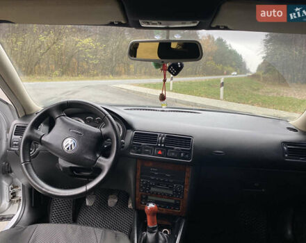 Серый Фольксваген Бора, объемом двигателя 1.9 л и пробегом 300 тыс. км за 4200 $, фото 6 на Automoto.ua