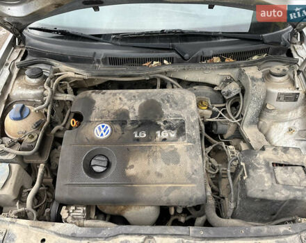 Серый Фольксваген Бора, объемом двигателя 1.6 л и пробегом 220 тыс. км за 1650 $, фото 7 на Automoto.ua