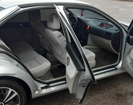 Сірий Фольксваген Бора, об'ємом двигуна 2 л та пробігом 334 тис. км за 4100 $, фото 3 на Automoto.ua