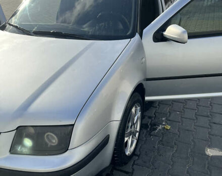 Сірий Фольксваген Бора, об'ємом двигуна 1.6 л та пробігом 388 тис. км за 5100 $, фото 2 на Automoto.ua