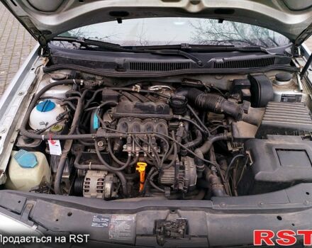 Сірий Фольксваген Бора, об'ємом двигуна 1.6 л та пробігом 270 тис. км за 3999 $, фото 6 на Automoto.ua