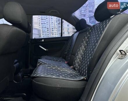 Сірий Фольксваген Бора, об'ємом двигуна 1.6 л та пробігом 295 тис. км за 3590 $, фото 9 на Automoto.ua