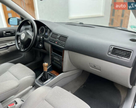 Серый Фольксваген Бора, объемом двигателя 1.78 л и пробегом 280 тыс. км за 4250 $, фото 54 на Automoto.ua