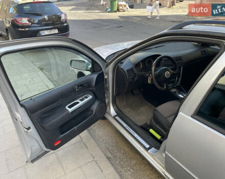 Серый Фольксваген Бора, объемом двигателя 1.9 л и пробегом 420 тыс. км за 4800 $, фото 7 на Automoto.ua