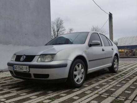 Фольксваген Бора 1999 у Ужгороді на Automoto.ua Сірий Фольксваген Бора, об'ємом двигуна 1.6 л та пробігом 232 тис. км за 3400 $, фото 1 на Automoto.ua