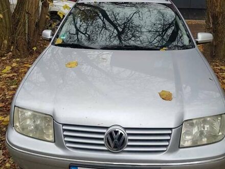 Серый Фольксваген Бора, объемом двигателя 1.6 л и пробегом 250 тыс. км за 5000 $, фото 1 на Automoto.ua