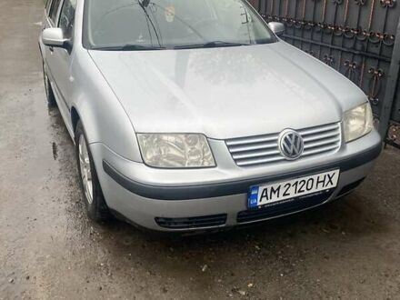 Серый Фольксваген Бора, объемом двигателя 1.6 л и пробегом 304 тыс. км за 4000 $, фото 1 на Automoto.ua