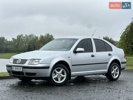 Фольксваген Бора 2003 у Жовкві на Automoto.ua Сірий Фольксваген Бора, об'ємом двигуна 1.6 л та пробігом 275 тис. км за 2999 $, фото 1 на Automoto.ua