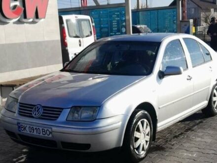 Фольксваген Бора 2003 у Сарнах на Automoto.ua Сірий Фольксваген Бора, об'ємом двигуна 1.6 л та пробігом 200 тис. км за 3000 $, фото 1 на Automoto.ua