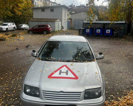 Сірий Фольксваген Бора, об'ємом двигуна 1.6 л та пробігом 340 тис. км за 1700 $, фото 1 на Automoto.ua