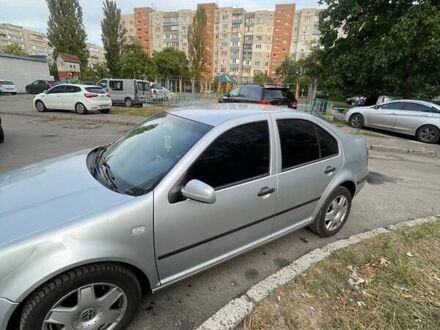 Фольксваген Бора 2005 в Киеве на Automoto.ua Серый Фольксваген Бора, объемом двигателя 1.6 л и пробегом 295 тыс. км за 5000 $, фото 1 на Automoto.ua