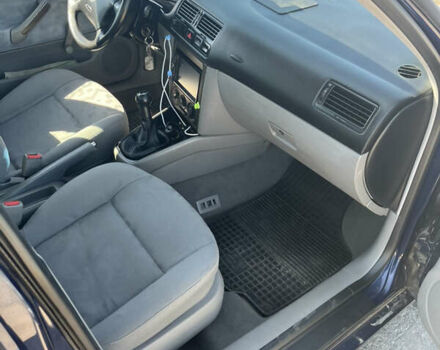 Синій Фольксваген Бора, об'ємом двигуна 1.6 л та пробігом 315 тис. км за 3300 $, фото 4 на Automoto.ua