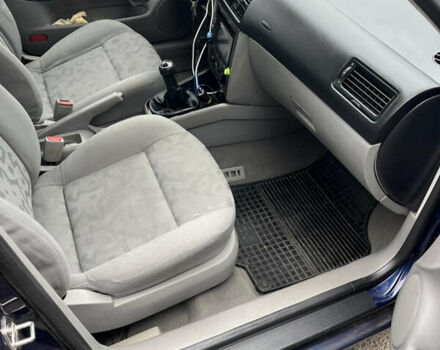 Синій Фольксваген Бора, об'ємом двигуна 1.6 л та пробігом 315 тис. км за 3300 $, фото 14 на Automoto.ua