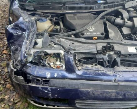 Синий Фольксваген Бора, объемом двигателя 1.6 л и пробегом 290 тыс. км за 2000 $, фото 4 на Automoto.ua