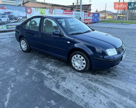 Синій Фольксваген Бора, об'ємом двигуна 1.6 л та пробігом 171 тис. км за 3999 $, фото 1 на Automoto.ua