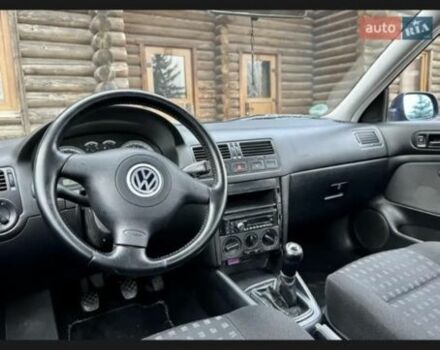 Синій Фольксваген Бора, об'ємом двигуна 1.6 л та пробігом 230 тис. км за 5200 $, фото 5 на Automoto.ua