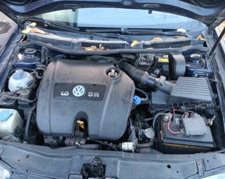 Синий Фольксваген Бора, объемом двигателя 1.6 л и пробегом 200 тыс. км за 3800 $, фото 4 на Automoto.ua