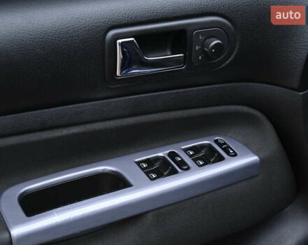 Синій Фольксваген Бора, об'ємом двигуна 1.6 л та пробігом 232 тис. км за 5600 $, фото 13 на Automoto.ua