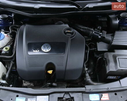 Синій Фольксваген Бора, об'ємом двигуна 1.6 л та пробігом 232 тис. км за 5600 $, фото 31 на Automoto.ua