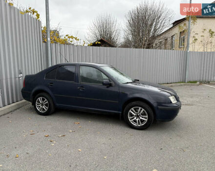 Синій Фольксваген Бора, об'ємом двигуна 1.6 л та пробігом 195 тис. км за 3700 $, фото 4 на Automoto.ua