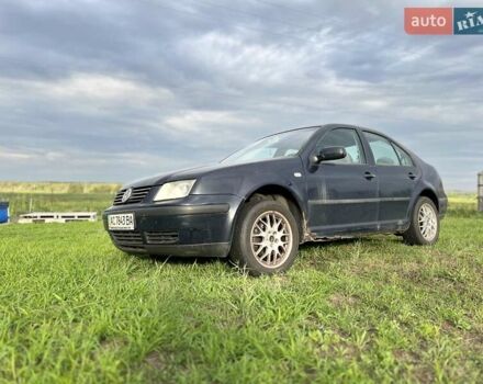 Синий Фольксваген Бора, объемом двигателя 1.6 л и пробегом 465 тыс. км за 2500 $, фото 1 на Automoto.ua