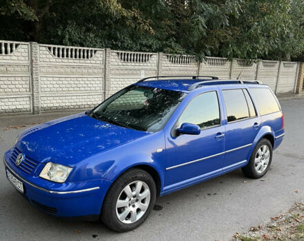 Синий Фольксваген Бора, объемом двигателя 1.6 л и пробегом 260 тыс. км за 3900 $, фото 1 на Automoto.ua