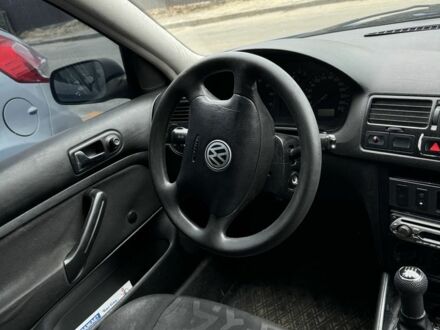 Фольксваген Бора 1999 в Киеве на Automoto.ua Синий Фольксваген Бора, объемом двигателя 1.6 л и пробегом 300 тыс. км за 2700 $, фото 1 на Automoto.ua