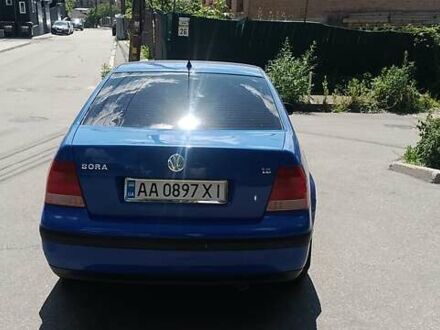 Синій Фольксваген Бора, об'ємом двигуна 1.6 л та пробігом 240 тис. км за 3200 $, фото 1 на Automoto.ua