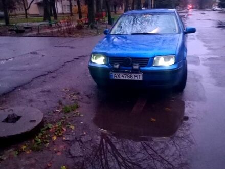 Синій Фольксваген Бора, об'ємом двигуна 1.6 л та пробігом 0 тис. км за 3700 $, фото 1 на Automoto.ua