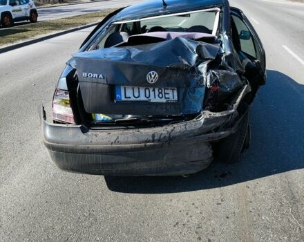 Синий Фольксваген Бора, объемом двигателя 2 л и пробегом 300 тыс. км за 1138 $, фото 1 на Automoto.ua