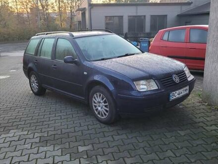 Синій Фольксваген Бора, об'ємом двигуна 1.6 л та пробігом 250 тис. км за 3400 $, фото 1 на Automoto.ua