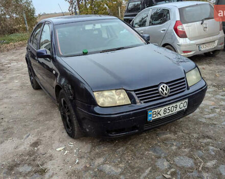 Фольксваген Бора 2001 у Млынове на Automoto.ua Синій Фольксваген Бора, об'ємом двигуна 1.98 л та пробігом 370 тис. км за 1899 $, фото 1 на Automoto.ua