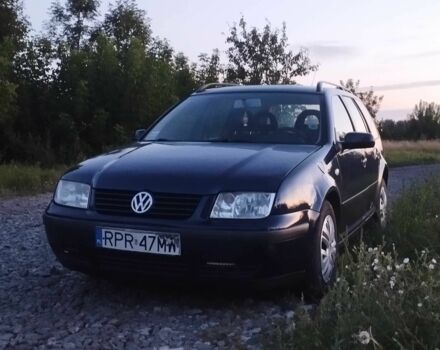 Синий Фольксваген Бора, объемом двигателя 1.9 л и пробегом 406 тыс. км за 2100 $, фото 1 на Automoto.ua