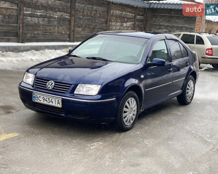 Синий Фольксваген Бора, объемом двигателя 1.6 л и пробегом 250 тыс. км за 3800 $, фото 1 на Automoto.ua