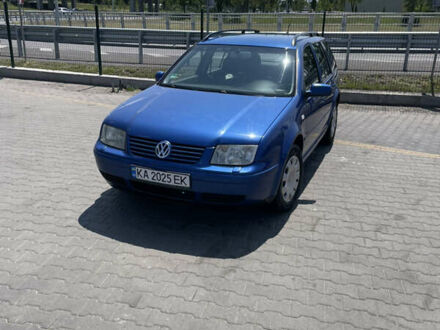 Синий Фольксваген Бора, объемом двигателя 1.6 л и пробегом 232 тыс. км за 4700 $, фото 1 на Automoto.ua