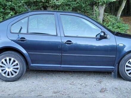 Фольксваген Бора 2004 в Тернополе на Automoto.ua Синий Фольксваген Бора, объемом двигателя 1.6 л и пробегом 193 тыс. км за 4600 $, фото 1 на Automoto.ua