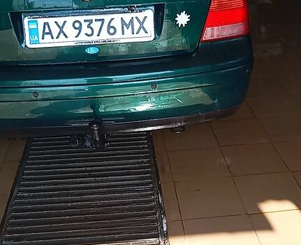 Зелений Фольксваген Бора, об'ємом двигуна 1.6 л та пробігом 253 тис. км за 4000 $, фото 1 на Automoto.ua