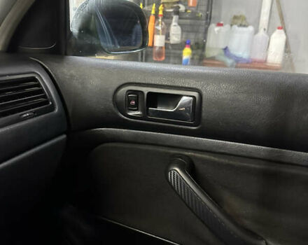 Зеленый Фольксваген Бора, объемом двигателя 1.6 л и пробегом 340 тыс. км за 2650 $, фото 11 на Automoto.ua