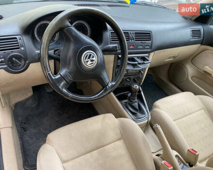 Зелений Фольксваген Бора, об'ємом двигуна 1.62 л та пробігом 300 тис. км за 3500 $, фото 8 на Automoto.ua