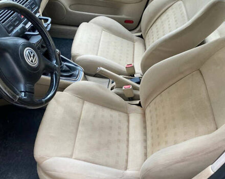 Зелений Фольксваген Бора, об'ємом двигуна 1.62 л та пробігом 300 тис. км за 3500 $, фото 9 на Automoto.ua