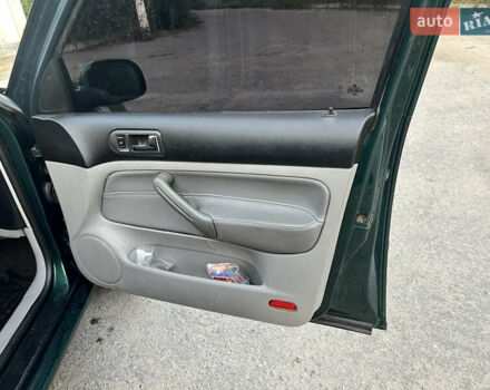 Зеленый Фольксваген Бора, объемом двигателя 1.9 л и пробегом 351 тыс. км за 4500 $, фото 7 на Automoto.ua