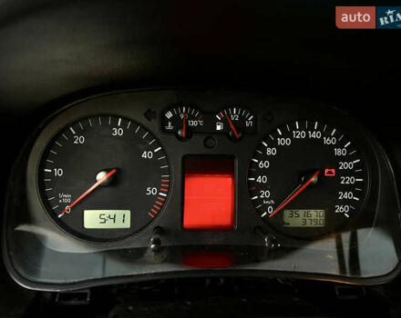 Зеленый Фольксваген Бора, объемом двигателя 1.9 л и пробегом 351 тыс. км за 4500 $, фото 11 на Automoto.ua