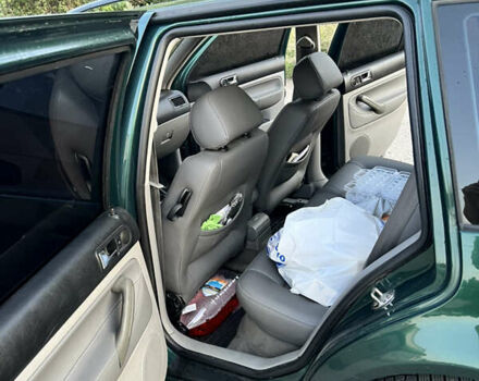 Зеленый Фольксваген Бора, объемом двигателя 1.9 л и пробегом 351 тыс. км за 4500 $, фото 9 на Automoto.ua